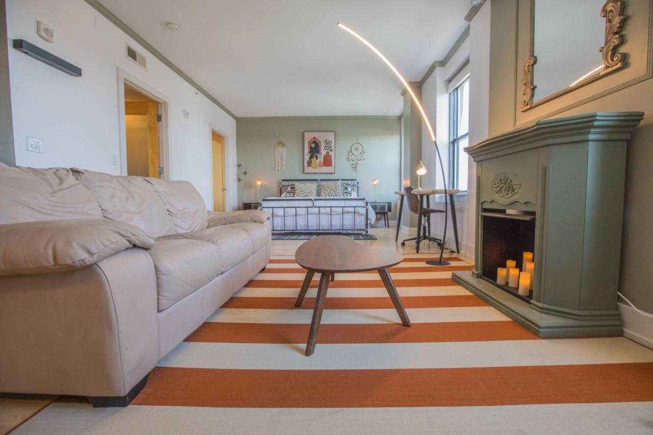 Designer Downtown Condo Suite - Splendid View Des Moines Kültér fotó