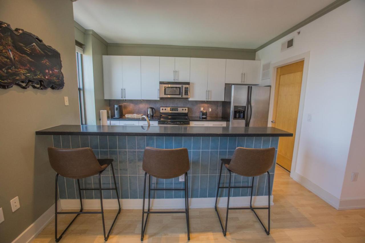 Designer Downtown Condo Suite - Splendid View Des Moines Kültér fotó