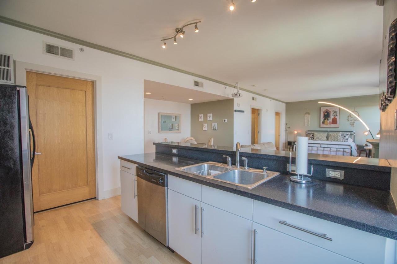 Designer Downtown Condo Suite - Splendid View Des Moines Kültér fotó